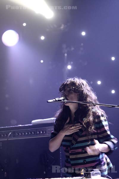 BEACH HOUSE - 2010-11-04 - PARIS - La Cigale - 